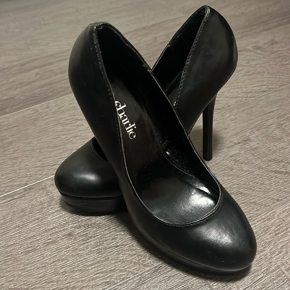 Black high heel round toe size 8
